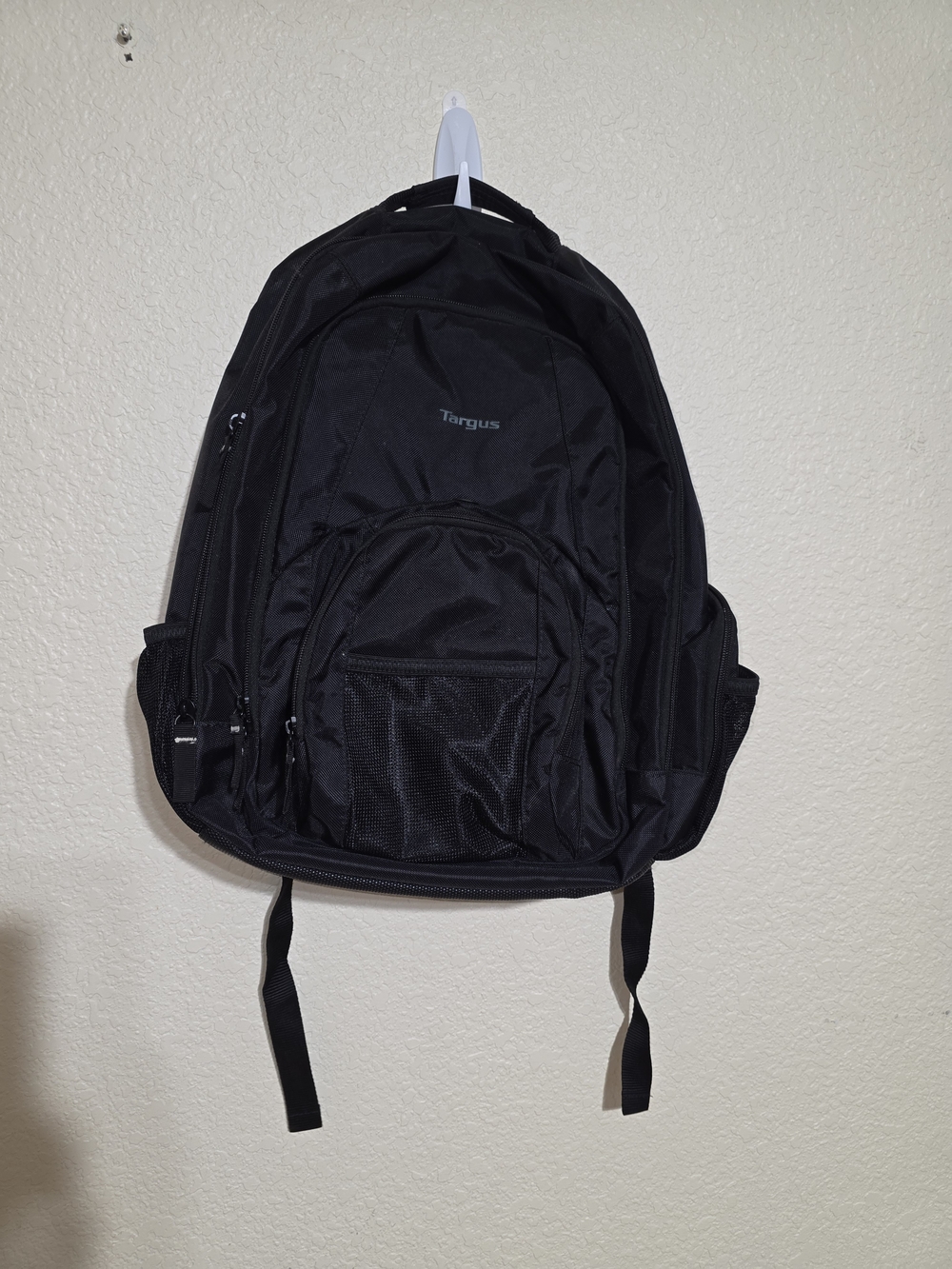 Targus Black Travel and Laptop Backpack With Multiple Compartments 18"